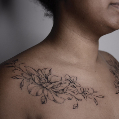 Des filigranes fleuries de magnolia et fleurs de cerisier pour Jennifer.
#floraltattoo #tattoo #tatouage #ink #artisttattoo #arttattoo #blackworktattoo #virginiatatouages #inkedgirls #magnoliatattoo #bordeauxtattoo #bordeauxmaville #tatoueurbordeaux #tatoueurfrance #finelinetattoo #tattooed #tattooer #tattoodesign #tattooworkers #tattooinspiration #tattoooftheday #tattoolovers