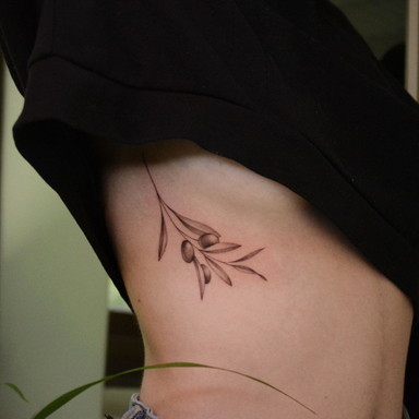#tattoo #tatouage #blackworktattoo #botanicaltattoo #arttattoo #bordeauxtattoo #tatoueurbordeaux #tatoueurfrance #berlintattoo
