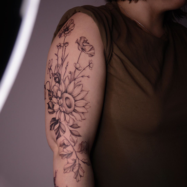 Merci Maude 🌿

#tattoo #tatouage #tatoueurbordeaux #bordeauxtattoo #blackworktattoo #arttattoo #finelinetattoo #botanicaltattoo