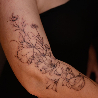Merci Romy.

#tattoo #tatouage #blackworktattoo #floraltattoo #botanicaltattoo #botanicalart #tatoueur #tatoueurbordeaux #bordeauxtattoo #finelinetattoo #tattooartist #arttattoo