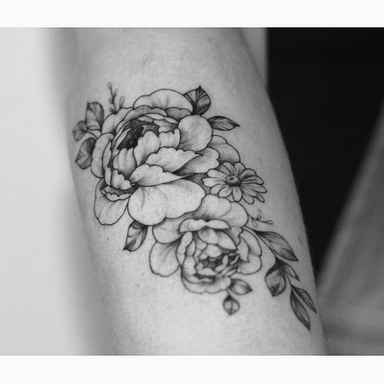 •• Gracias Adeline ••
#tattoopivoine #tattoofleurs #peonytattoo #tintanegratatouages #blackworktattoo #tattoobordeaux #tattooer #instatattoo #eternalink #tattooavantbras #flowerbouquettattoo